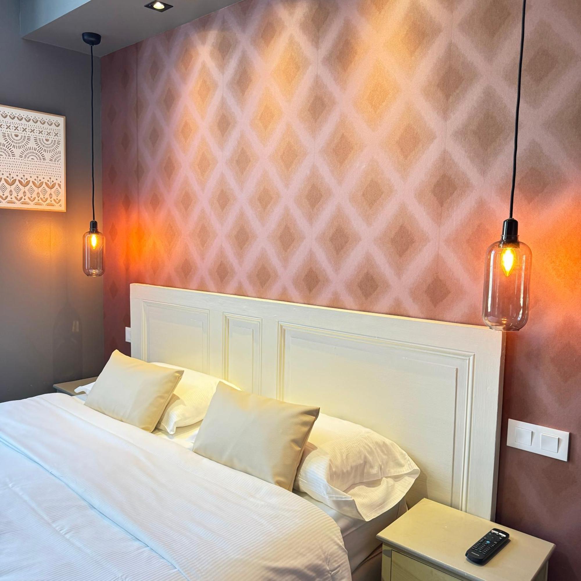 Cit'Hotel Les Alizes Дінар Екстер'єр фото